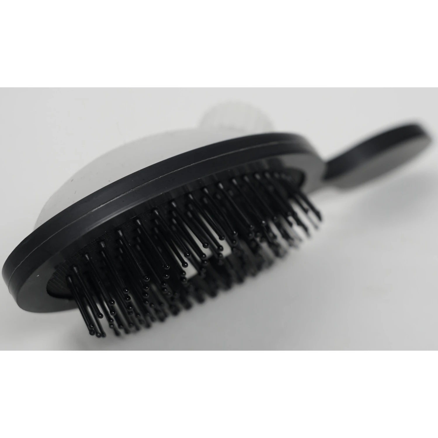 Beauty By Benjamin The Benjamin Brush Cat, Dog & Horse Long Hair Product Pump & Brush 1 Beauty By Benjamin The Benjamin Brush Cat, Dog & Horse Long Hair Product Pump & Brush